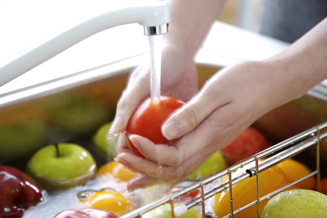 O processamento de vegetais e frutas ajudará a evitar a infecção por parasitas